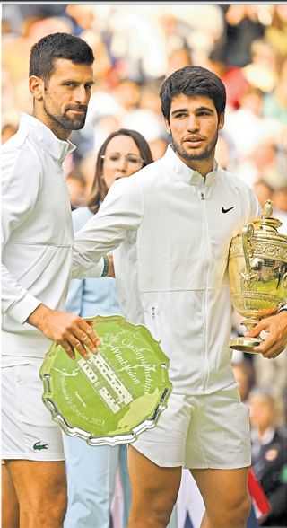 Novak Djokovics (balra) kijelentette, sosem játszott még
Carlos Alcarazhoz hasonló teniszező ellen (FOTÓK: AFP)