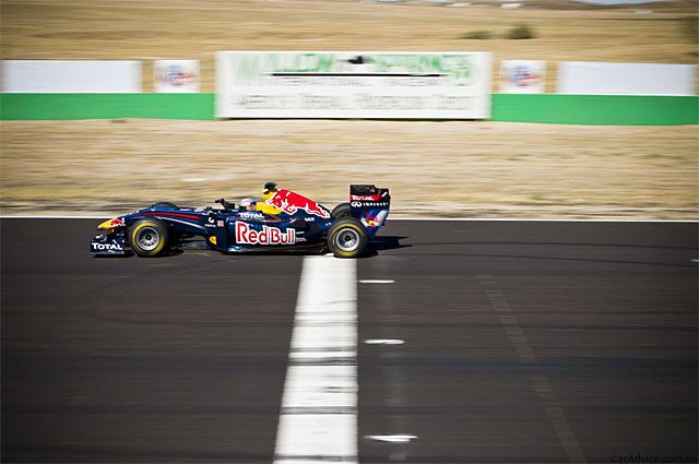 Végsebességben majdnem utolérte a korábbi F1-es menő Coulthardot (Fotó: Red Bull)