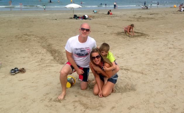 A családdal a cherbourgi tengerparton