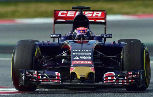 A Toro Rosso 17 éves csodagyerekében, Max Verstappenben bízik