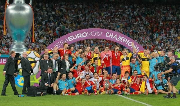 Spanyolország 2008-ban Eb-t, 2010-ben vb-t, 2012-ben újra Eb-t nyert