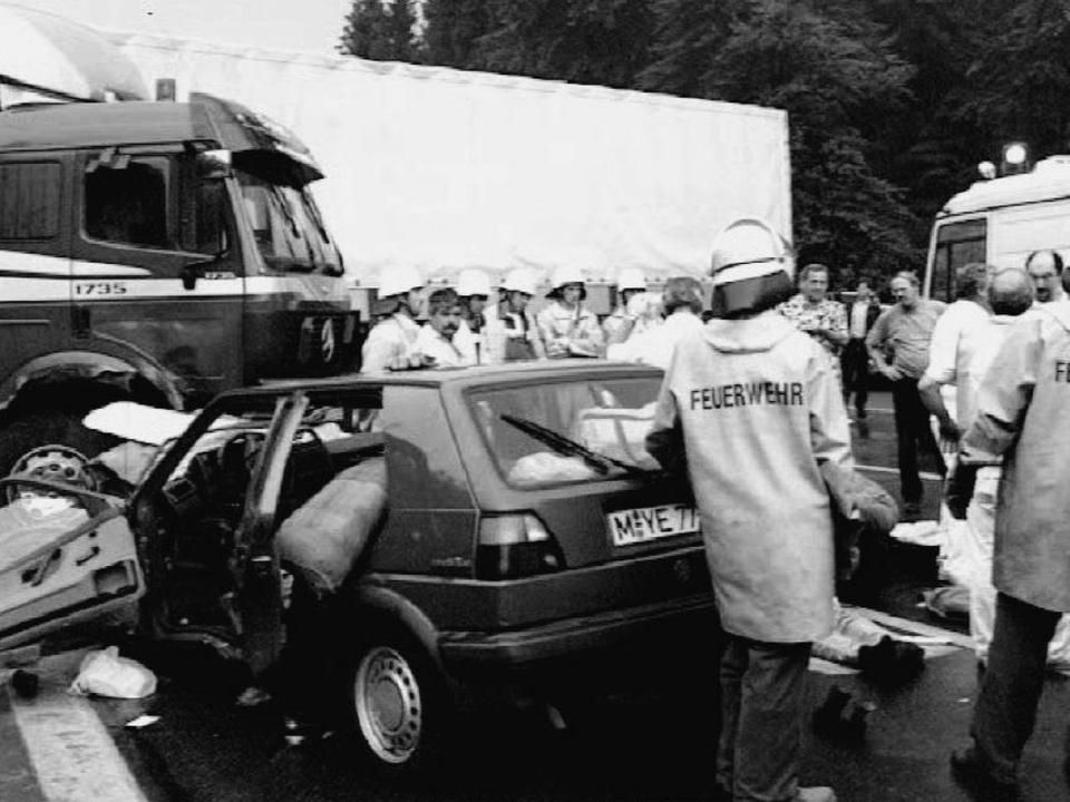 Drazen Petrovic autója a végzetes baleset után (Fotó: AFP)
