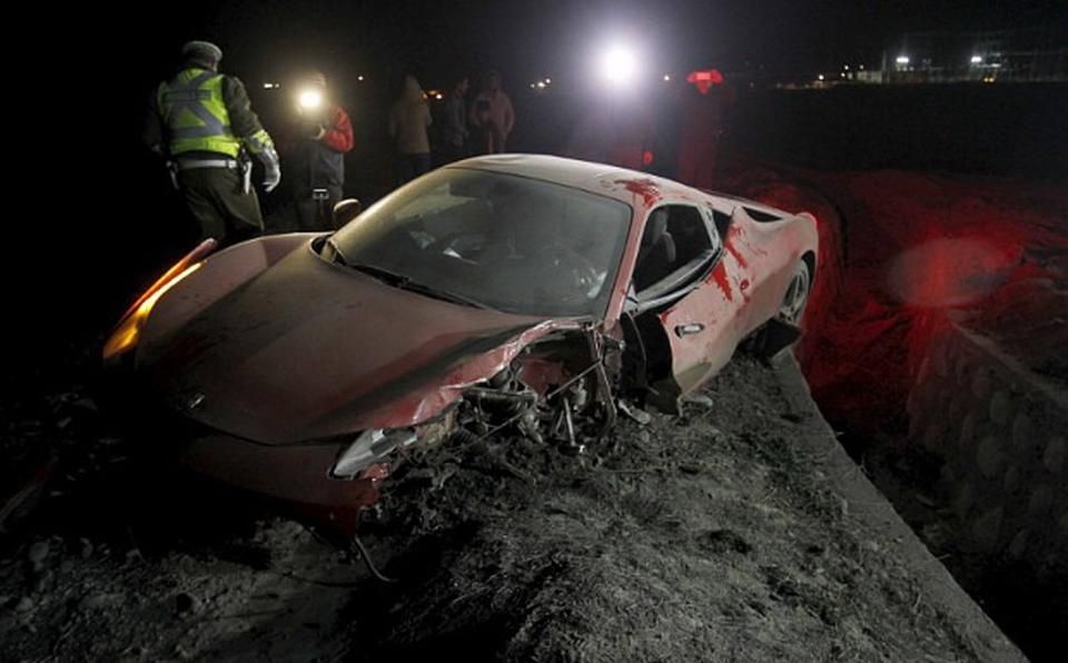 Vidal egy Ferrarit tört rommá (Fotó: AFP)