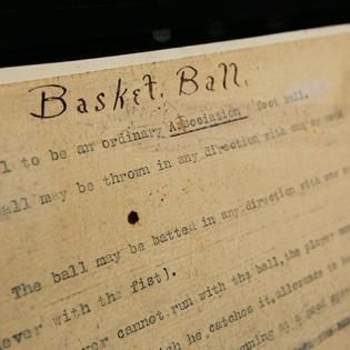 A kosárlabda eredeti, James Naismith 
felvázolta játékszabályai egy aukción (Fotó: AFP)