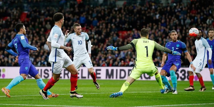 Vardy góljával még vezetett Anglia, de fordított Hollandia (Fotó: Action Images)