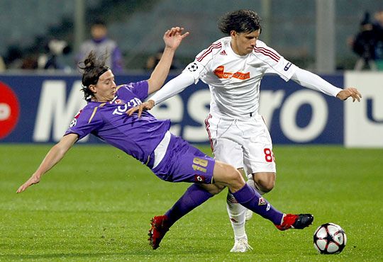 Montolivo (balra) szerint sokat fejlődött a Fiorentina a BL-ben (Fotó: Reuters)