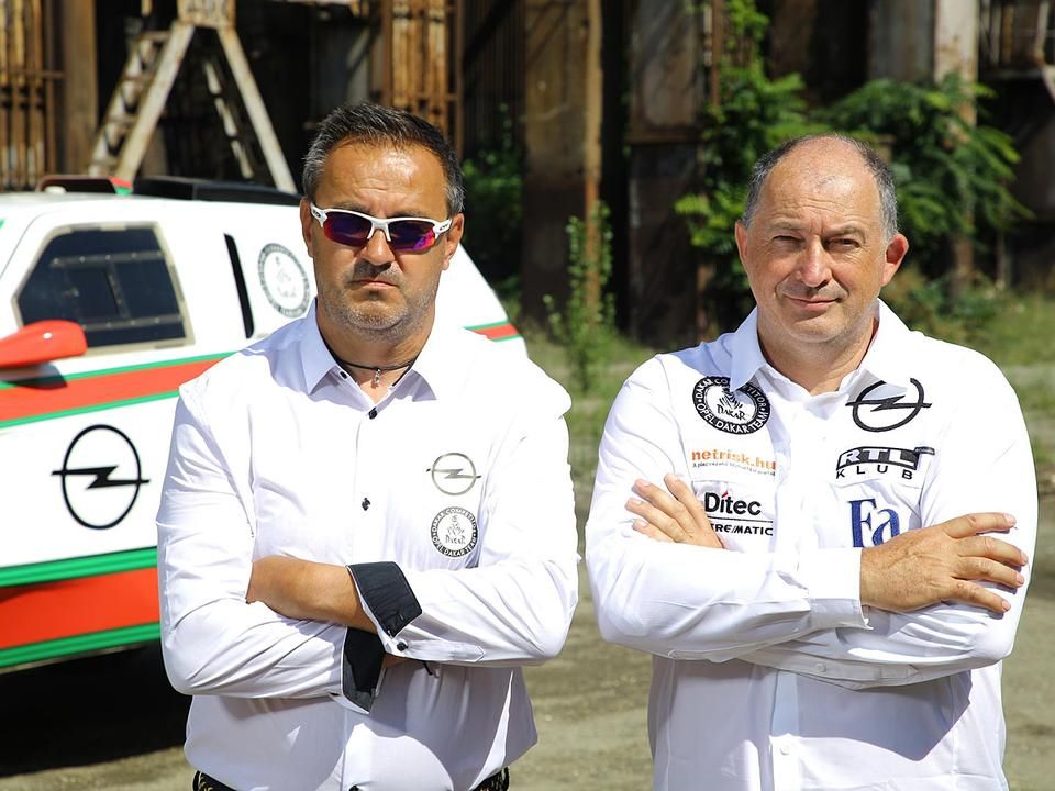 Szalay Balázsék a 15. és a 10. Dakarjukra készülnek (Fotó: Opel Dakar Team)
