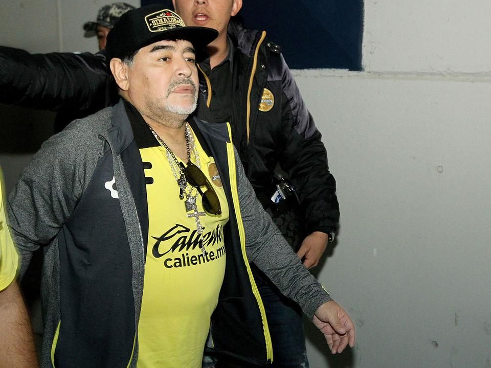 Diego Maradona nincs életveszélyben (Fotó: AFP)