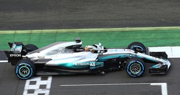 A Mercedes 2017-es versenygépe (Fotók: autosport.com)