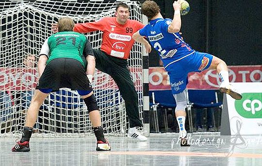 Puljezevics Nenad még hetest is hárított (fotó: handball-hannover.de)