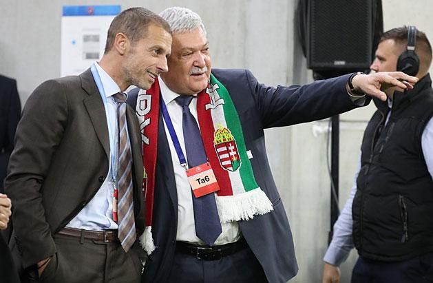 Csányi Sándornak sikerült meggyőznie Aleksander Ceferin UEFA-elnököt is arról, hogy fiatalok lehessenek a lelátón
(Fotó: Tumbász Hédi)