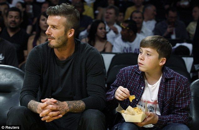 David és Brooklyn Beckham (Fotó: Daily Mail)