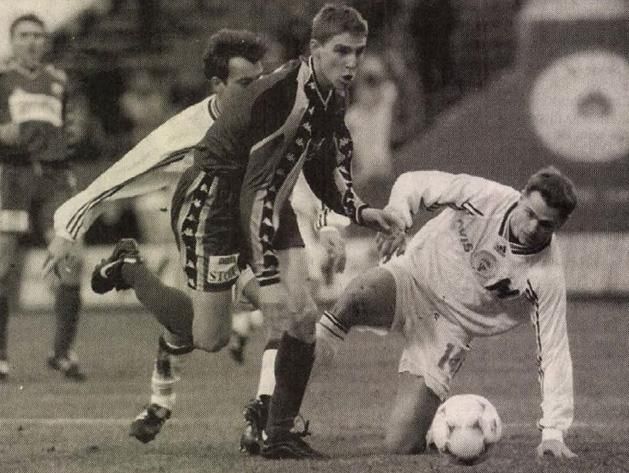 Pécsi MFC (1997–2000): a PMFC színeiben mutatkozott be az élvonalban, és a pécsiek játékosaként szerezte meg pályafutása első NB I-es gólját is (Fotó: Nemzeti Sport)