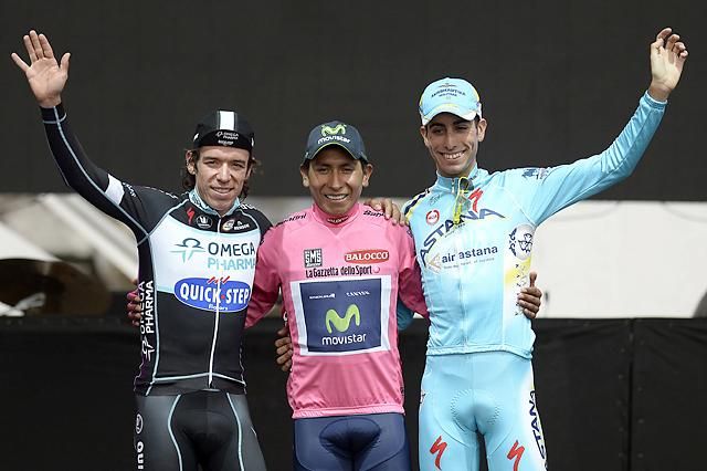 Az összetett verseny első három helyezettje, balra Rigoberto Urán, jobbra Fabio Aru