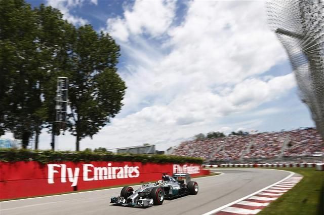 Hamilton az időmérőn kikapott Rosbergtől, a versenyt pedig feladta