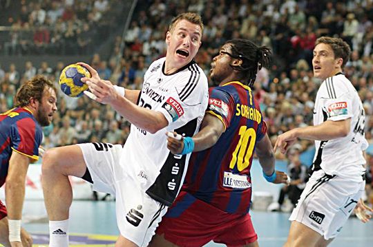 Vajon a Barcelona meg tudja-e állítani Filip Jichát (labdával) és a Kielt? (Fotó: Imago)