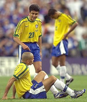 Ronaldo, Bebeto és Rivaldo (hátul):
 ez nem az ő fináléjuk volt... (Fotó: Action Images)