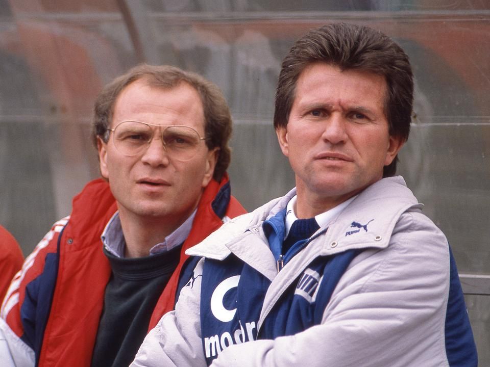 Uli Hoeness (balra) évekig győzködte Jupp Heynckest, hogy vállalja el a Bayern München vezetését (Fotó: AFP)