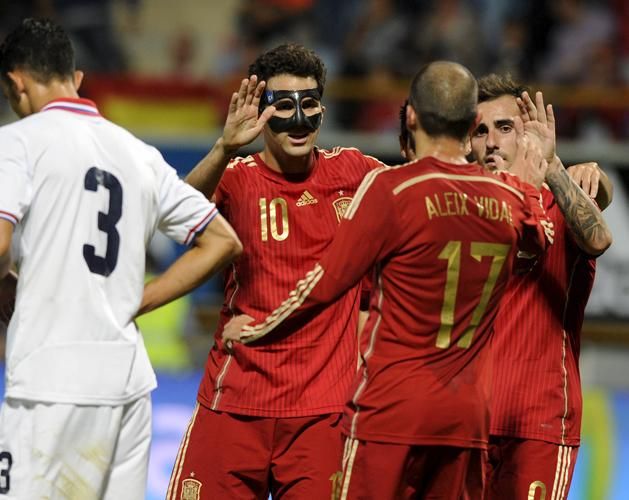 Döcögős kezdés után sima spanyol siker (Fotó: Reuters)