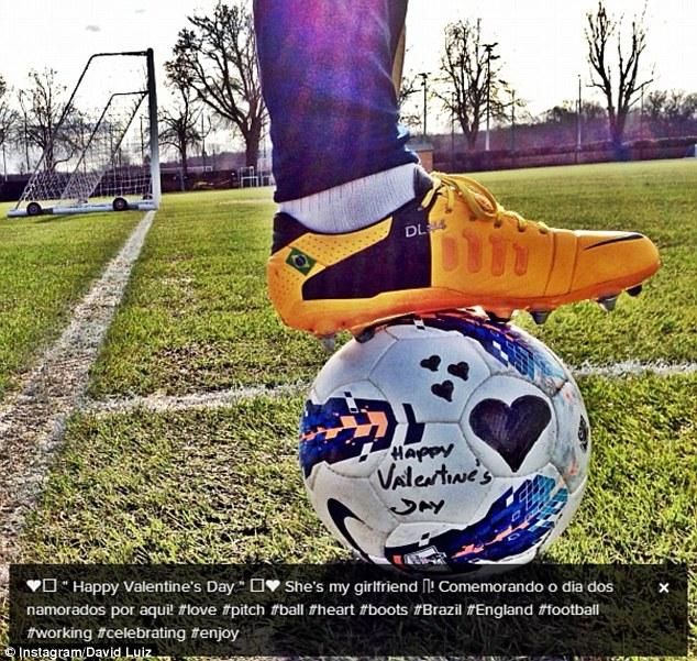 David Luiz, ha már otthon maradt, szerelmes lett  (Fotó: Instagram)