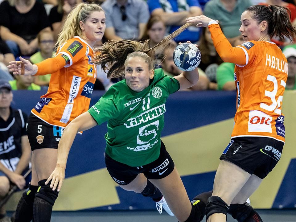 Alicia Stolle betörése az Odense elleni BL-meccsen (fotó: Árvai Károly)