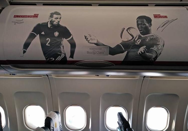 Lukakuék a repülőn is (Forrás: sportsmarketing.hu)