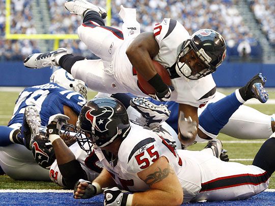 Steve Slaton TD-je ellenére a Colts nyert a Texans ellen (Fotó: Reuters)