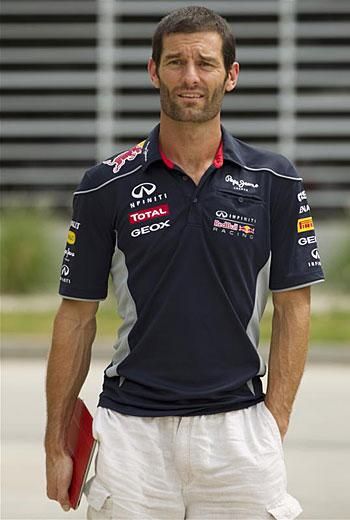 Webber megviselt külsővel érkezett meg a bahreini paddockba