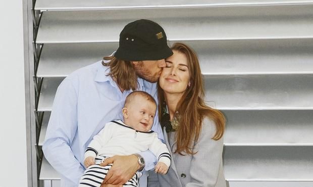 Felesége, Stephanie Gundelach neves stylist, fia, Eddie Max 2019. január 5-én született
