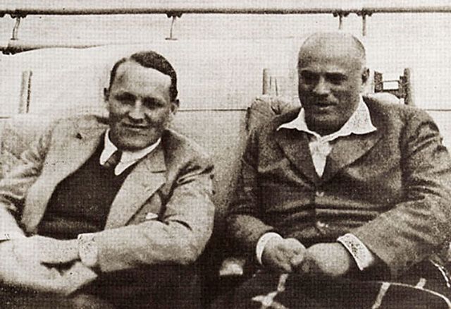 Halassy Olivér (balra) és Komjádi Béla, az 1932-es Los Angeles-i olimpiára tartó óceánjáró fedélzetén