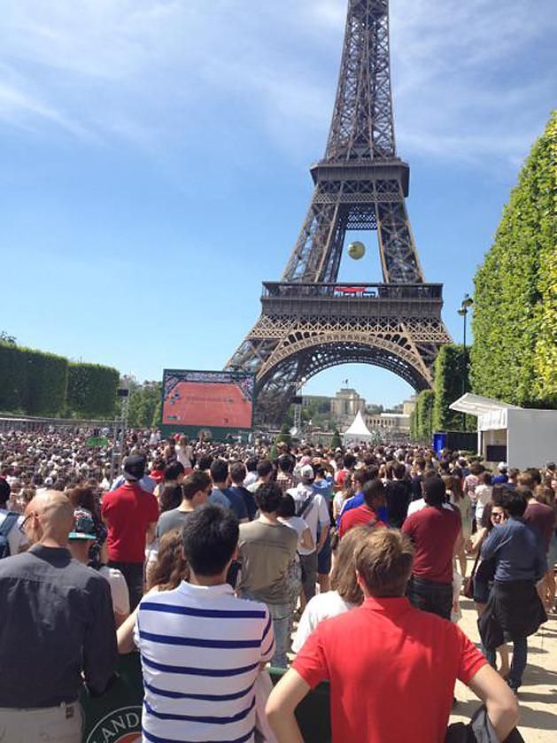Az Eiffel-toronynál is a Roland Garros-döntő van a középpontban