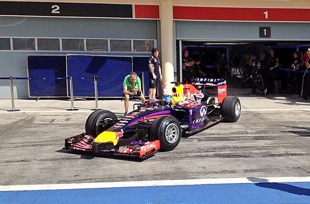 Vettelnek bő három órája maradt a száguldásra – már csak az a kérdés, hogy mennyit bír menni a Red Bull?