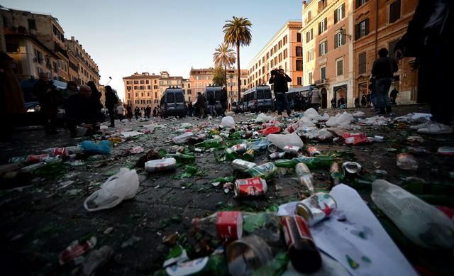 Az átlagosnál több sör fogyott a szupermarketekben  – a római eseményekről galériánkat itt tekintheti meg! (Fotó: AFP)
