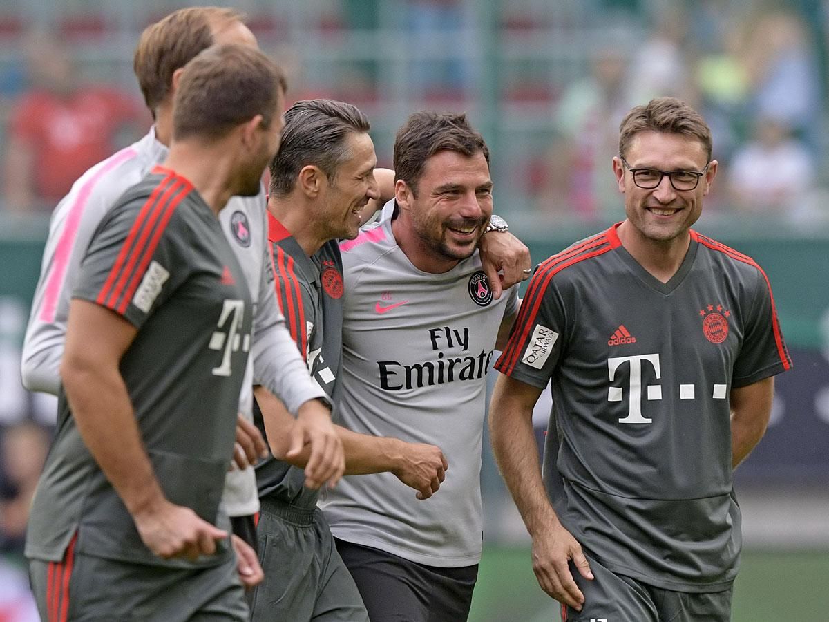 Lőw Zsolt (jobbról a második) tavaly nyáron a Bayern akkori edzői stábjával (Fotó: Imago Images/MIS)
