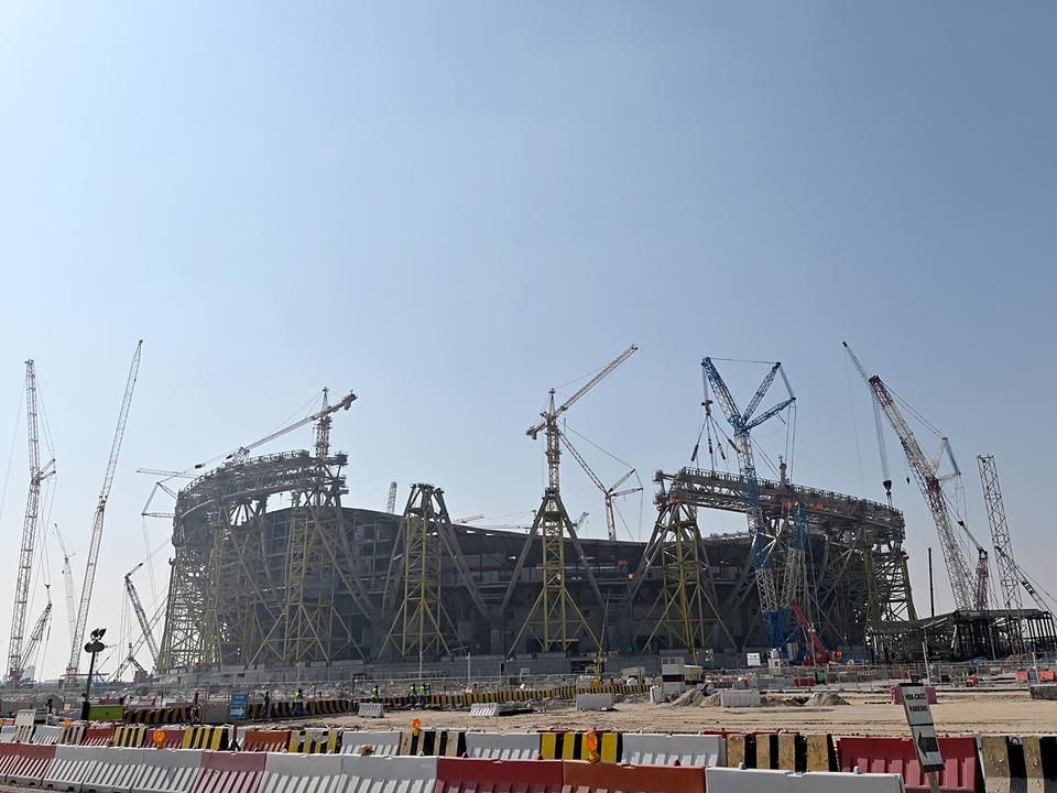 Katarban nem állnak le az előkészületek – így készül a losaili aréna (Fotó: AFP)