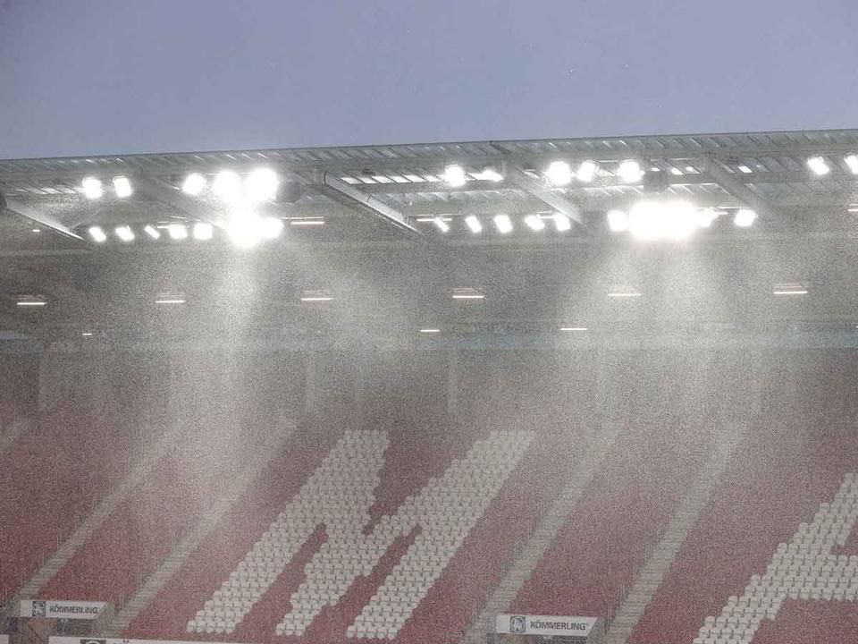 Futballra alkalmatlan időjárás (Fotó: AFP)