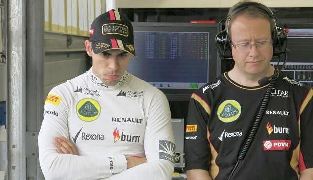 Maldonado nehezen tűri, hogy kívülről kell néznie a Lotust (Fotó: Twitter/Lotus_F1Team)