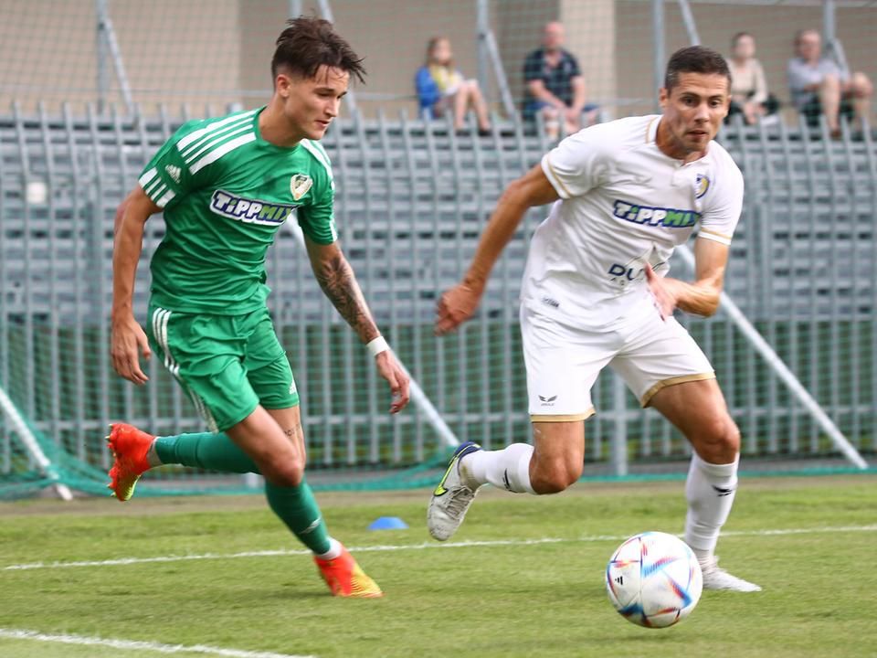 A fehérben játszó Tiszakécske nem tudott gólt szerezni Győrben ((Fotó: Huszár Gábor / Kisalföld)