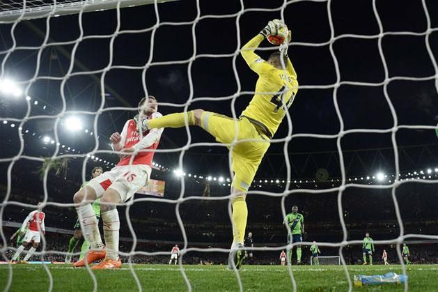 Fraser Forster hibátlanul védett az Arsenal ellen (Fotó: Action Images)