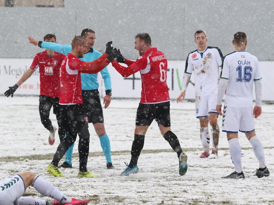 Kapronczai góljának örülhetett először a Szentlőrinc (Fotó: Dunántúli Napló/Löffler Péter)
