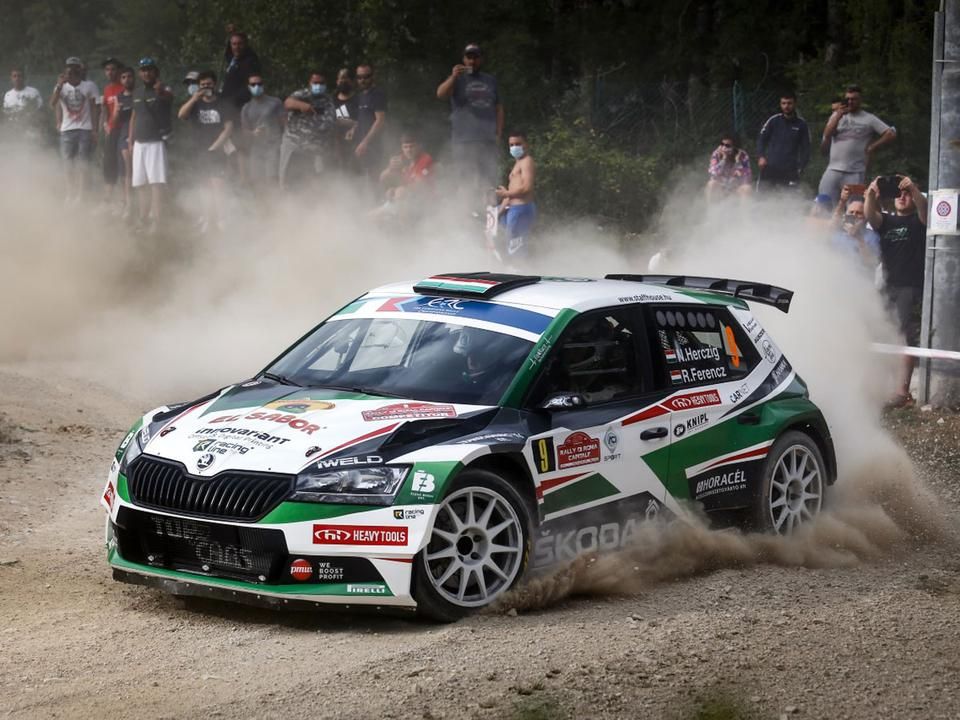 Herczig és Ferencz az európai versenyek mellett Mexikóba, Kenyába, Chilébe és Japánba is ellátogat a vb alatt (Fotó: Skoda Rally Team Hungária)
