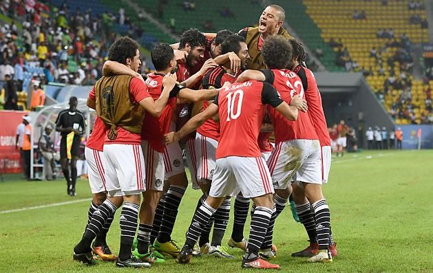 Egyiptomi öröm a későn született győztes gól után (Fotó: AFP)