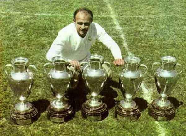 Alfredo Di Stéfano nyert ezt azt a Reallal és a válogatottban is 23 gólt (Fotó: news-realmadrid-football.blogspot.com)