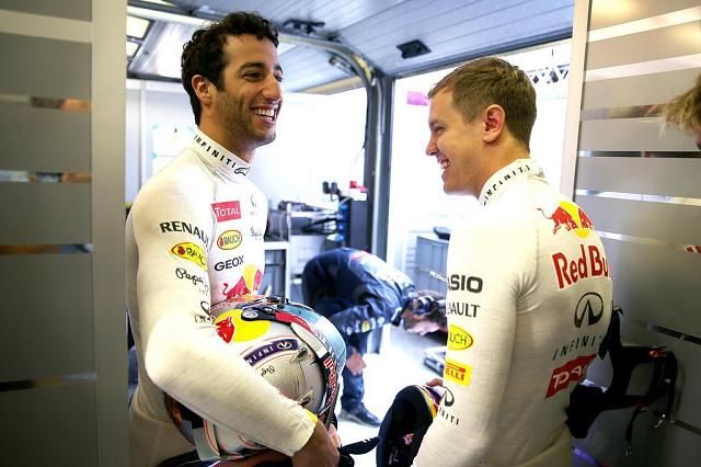 Ricciardo és Vettel jó hangulatban készült a szabadedzésre, az ausztrál jó kedve átragadt a németre is (Fotó: Twitter)