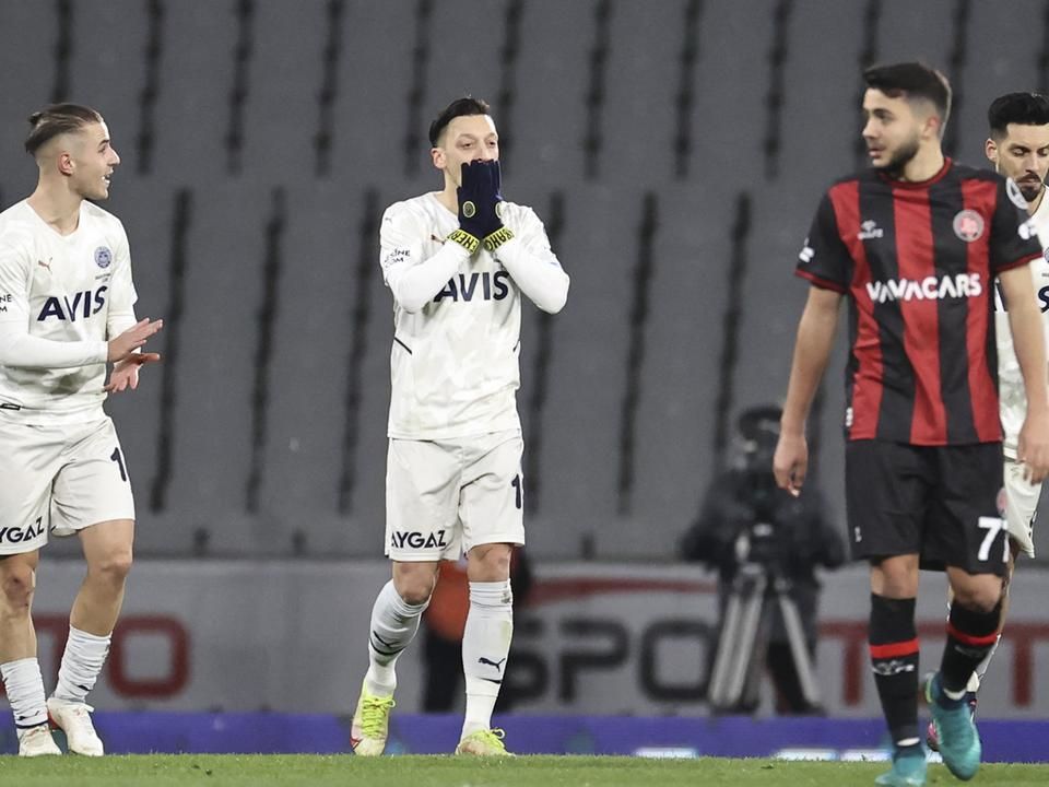 Mesut Özil betalált, de nem lehet boldog (Fotó: AFP)