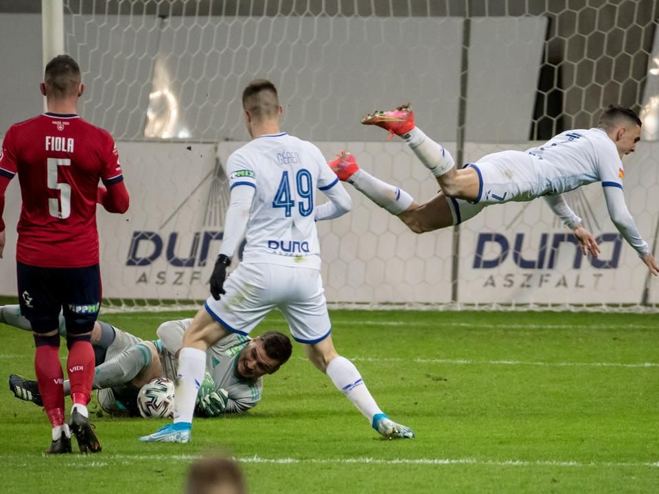 Géresi (49) gólpasszt adott az őt a PAFC-hoz kölcsönadó Fehérvár ellen (Fotó: Árvai Károly) – A KÉPRE KATTINTVA GALÉRIA NYÍLIK!
