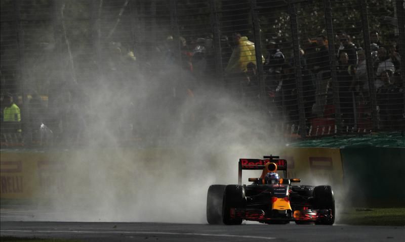 A Red Bull és Daniel Ricciardo minden esőcseppnek örülni fog 2016-ban