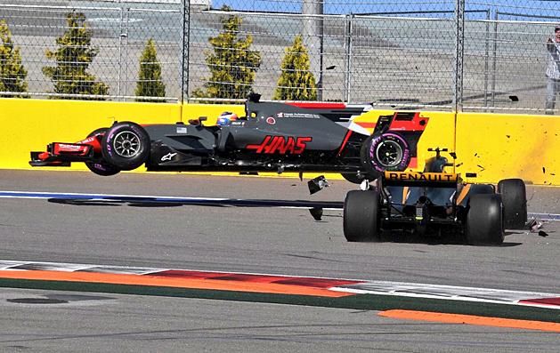 Romain Grosjean és Jolyon Palmer rajtkaramboljáért nem rótt ki büntetést a sportfelügyelő testület