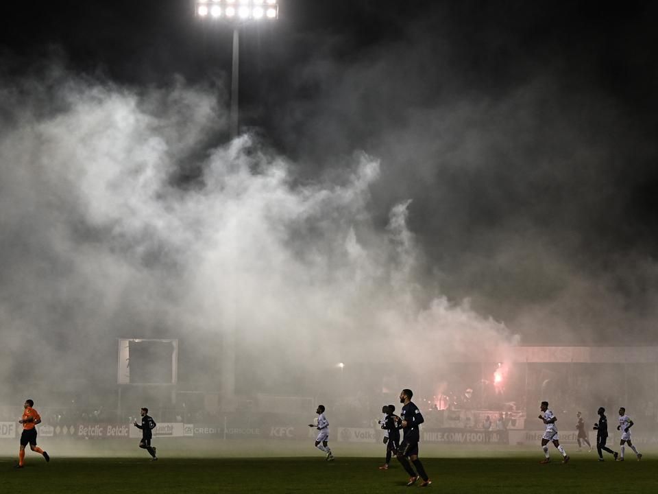 A közjáték sem zavarta meg az ASSE játékosait (Fotó: AFP)