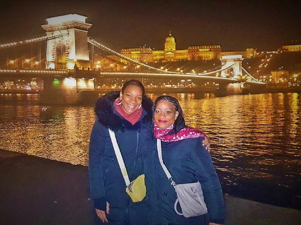 Az édesanyjával Budapesten